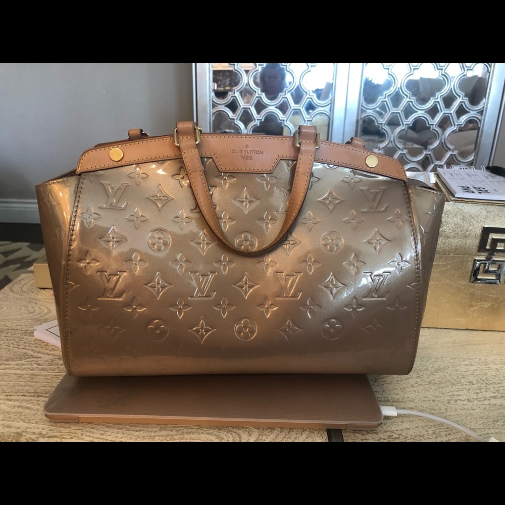 ❌❌SOLD❌❌Authentic Louis Vuitton Brea MM Beige